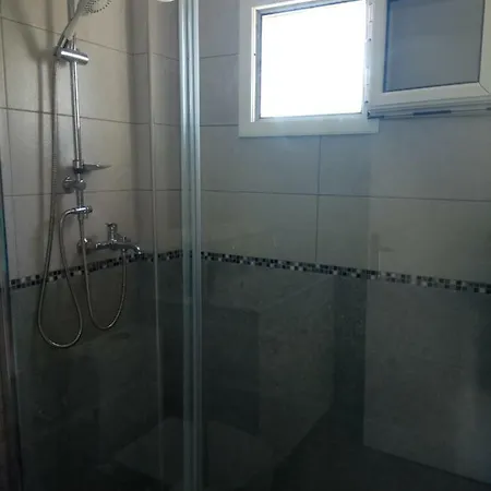 아파트 Iliana Sea View *